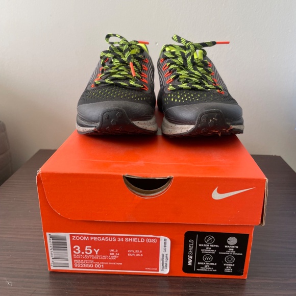 Nike Zoom Pegasus 34 Shield (GS) - Picture 6 of 8